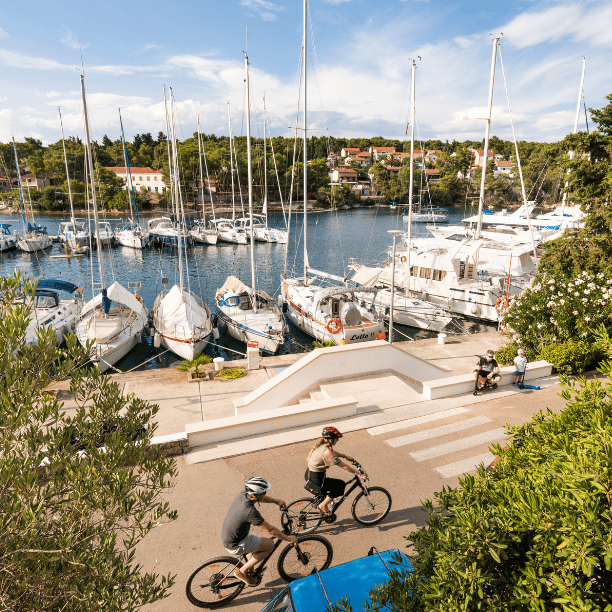 ACI marina Vrboska cycling