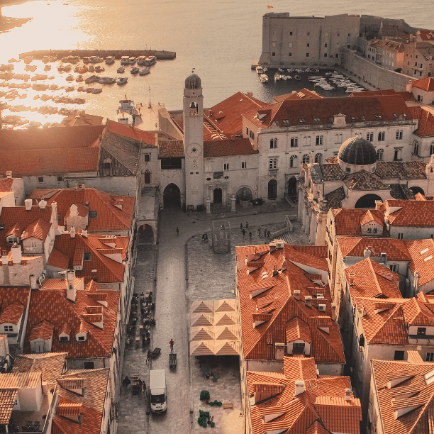 Equilibri Travel Old Town Alley