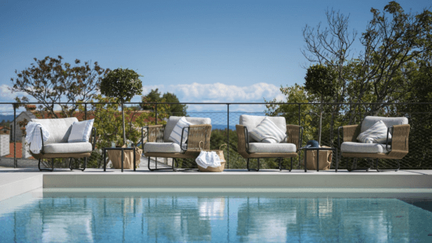 Floria Glamping Garden Poolside