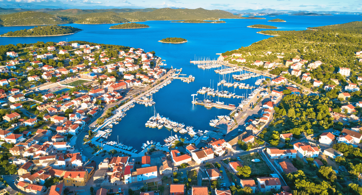 Fine Food Murter from air