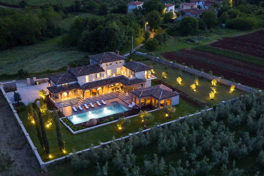 Villa Don Giordano At Night