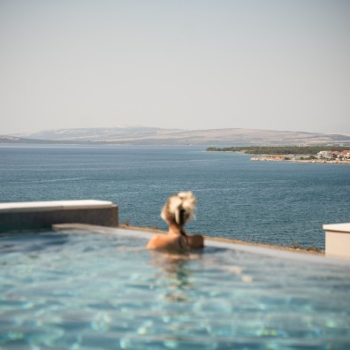 Talaferna Residences Infinity Pool